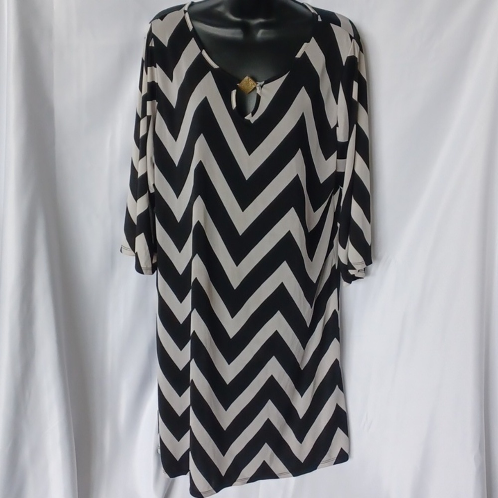 5th & Love Chevron dress, Black & Gray